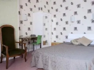 Le Parisien Szálloda 2*